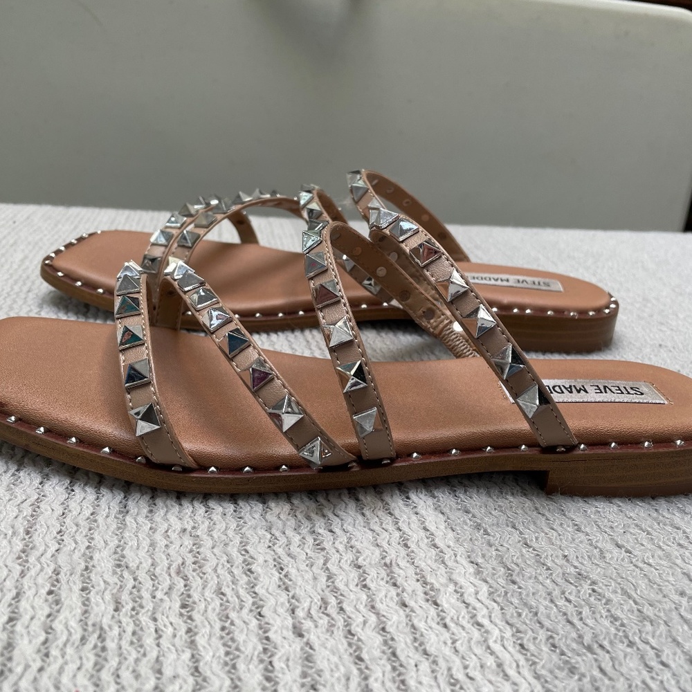 Steve Madden ladies size 9.5 tan/cream sandals with silver studs
